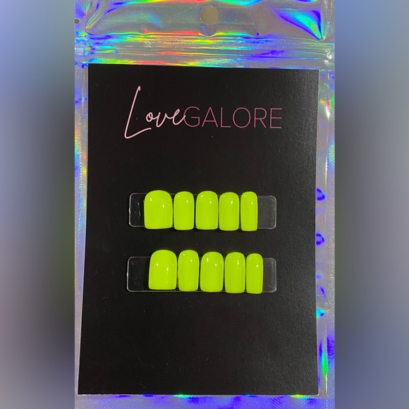 Hand Crafted (Glow In The Dark) Short Square Love Galore Luxury Press On Nails - Picture 3 of 8